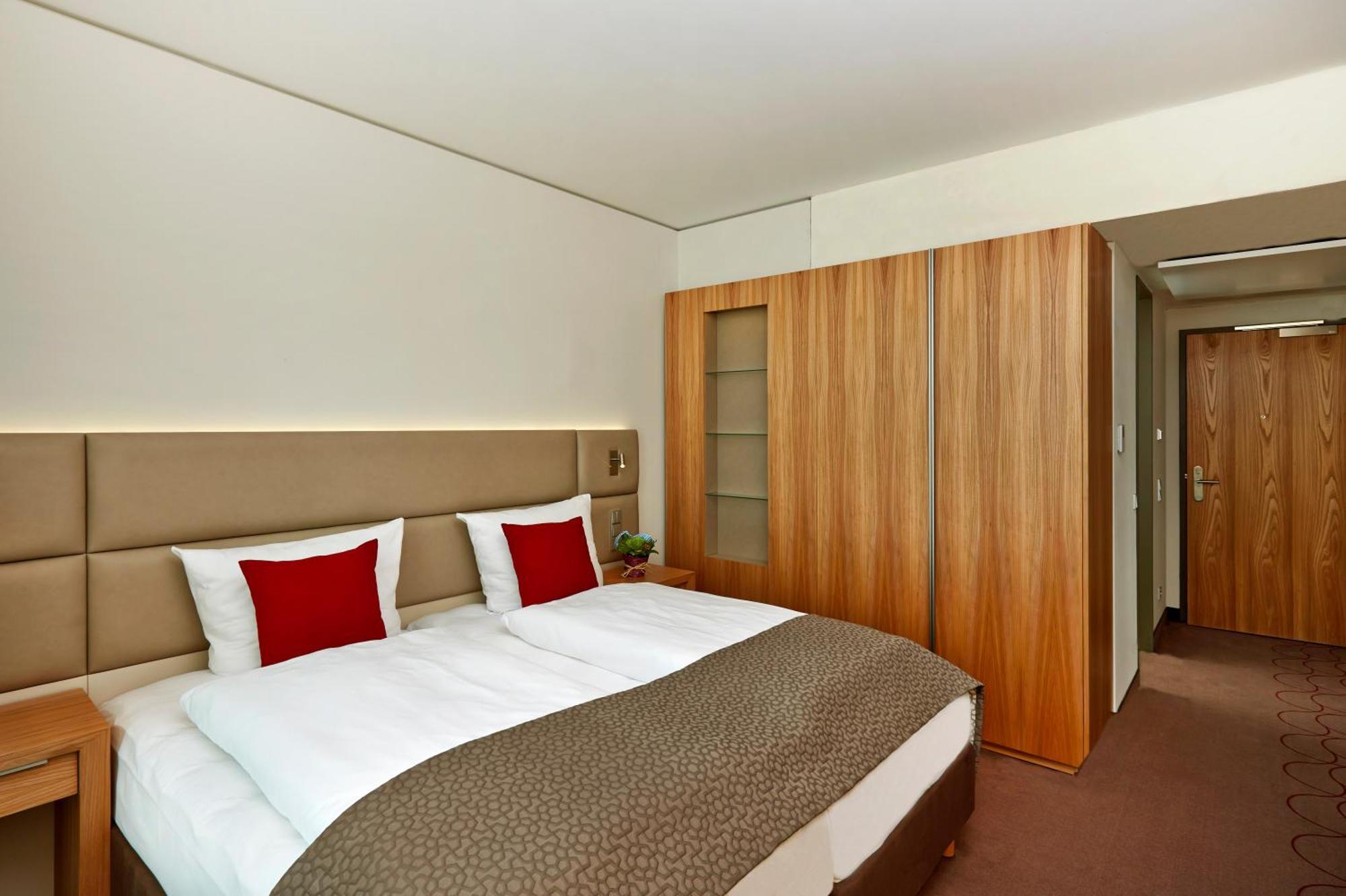 Familienzimmer 2 benachbarte Zimmer mit Verbindungstür nach Verfügbarkeit,1212143623:JPEG